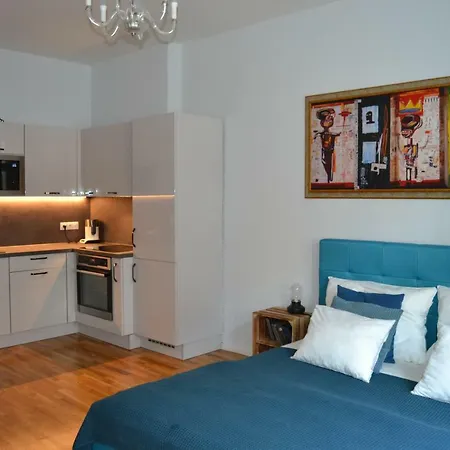 Modern Studio George Square
